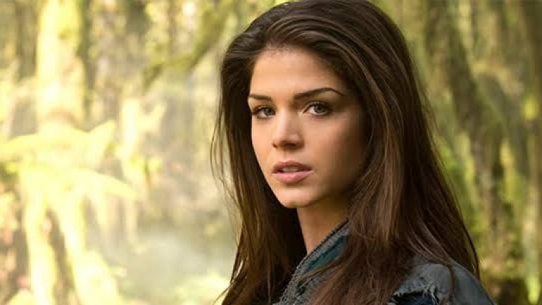 Marie Avgeropoulos – Altezza – Peso – Misure – Colore occhio – Wiki