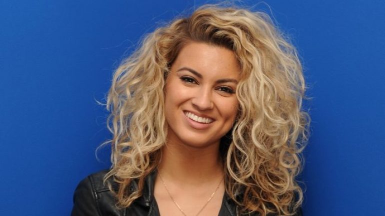 Tori Kelly – Altezza – Peso – Misure – Colore occhio – Wiki
