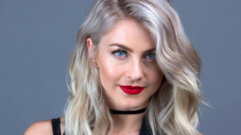 Julianne Hough – Altezza – Peso – Misure – Colore occhio – Biografia