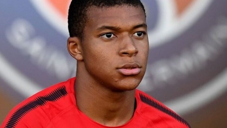 Kylian Mbappé Altezza – Peso – Misure – Colore occhio