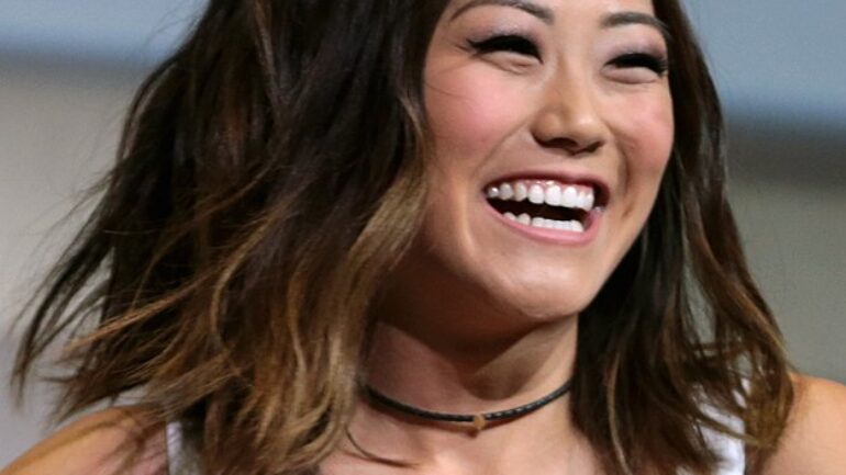 Karen Fukuhara Altezza – Peso – Misure – Colore occhio